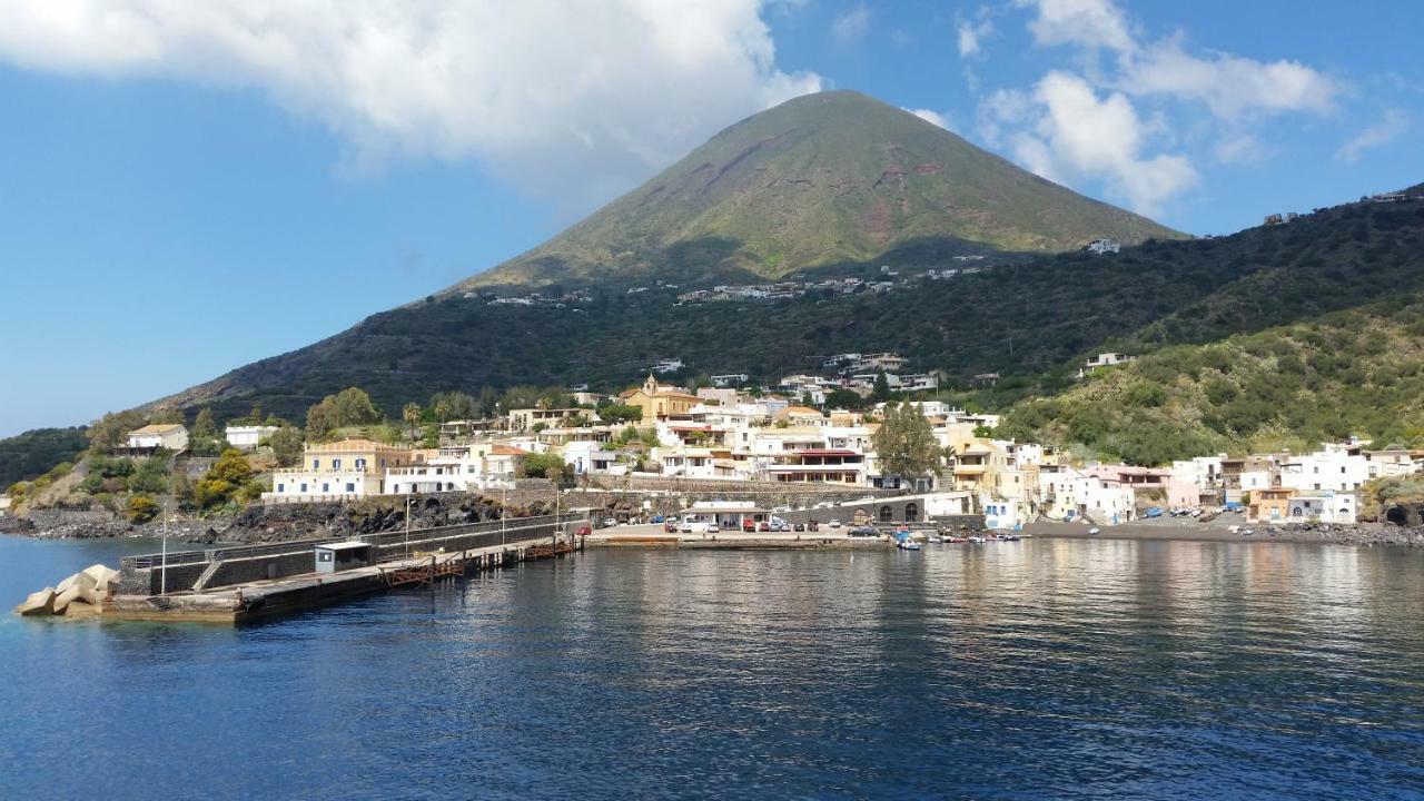 Salina Acroeoliano Monolocale Tre Panoramico Βίλα Leni Εξωτερικό φωτογραφία