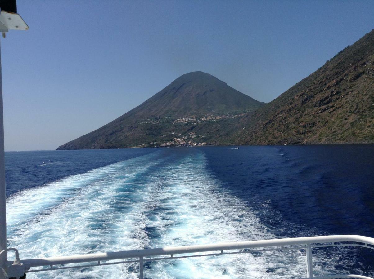 Salina Acroeoliano Monolocale Tre Panoramico Βίλα Leni Εξωτερικό φωτογραφία